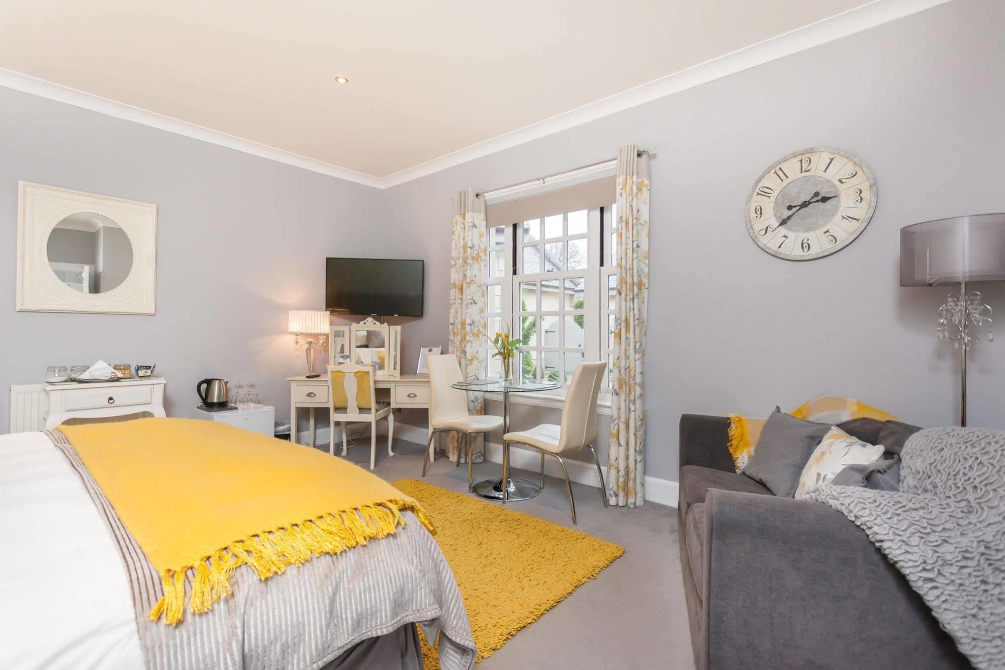 Kellerstain Stables B & B เอดินบะระ ภายนอก รูปภาพ